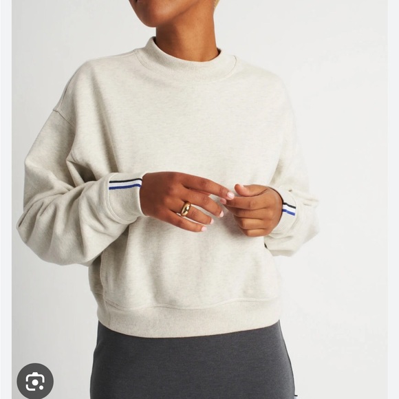 Kit and Ace Tops - Kit and Ace Pacific Coast Pullover
Sweatshirt Size xS Pockets
Thick Cotton